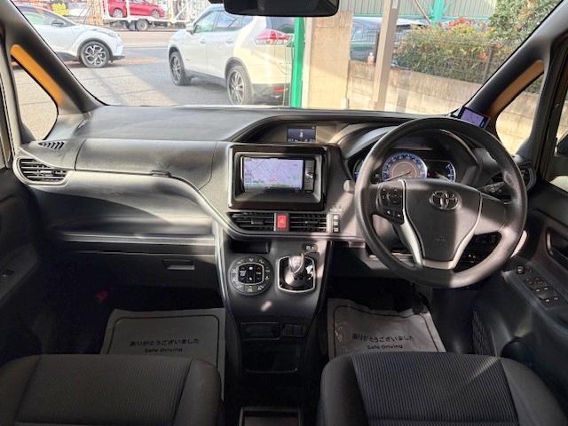 ノア ハイブリッドX ディライトプラス 修復歴なし 社外HDDナビ 衝突軽減ブレーキ 両側自動ドア バックカメラ ブルートゥース 車線逸脱警報 ETC スマートキー プッシュスタート オートハイビーム 横滑防止 LEDライト ミラーウィンカ(12枚目)