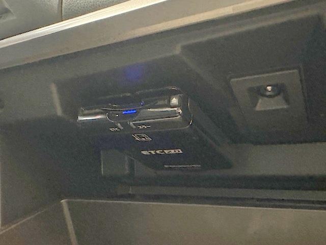 インプレッサスポーツ ２．０ｉ－Ｓアイサイト　修復歴なし　禁煙車　衝突軽減ブレーキ　純正ＳＤナビ　ブラインドスポットモニタ　レザーシート　アイサイトＶｅｒ３　レーンキープ　ブルートゥース　バックカメラ　ＥＴＣ　シートヒーター　アダプティブクルコン（11枚目）