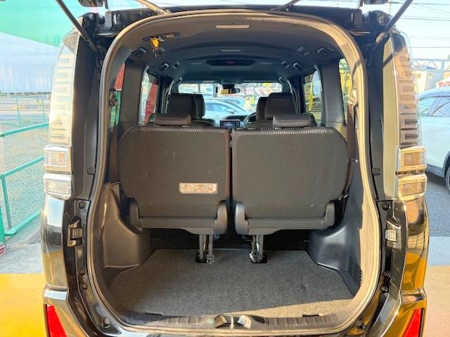 ヴォクシー ZS 煌 修復歴なし 禁煙車 両側自動ドア 衝突軽減ブレーキ 純正SDナビ クルコン レーンキープアシスト ブルートゥース バックカメラ スマートキー ETC LEDライト ドラレコ 7人乗り オートハイビーム(14枚目)