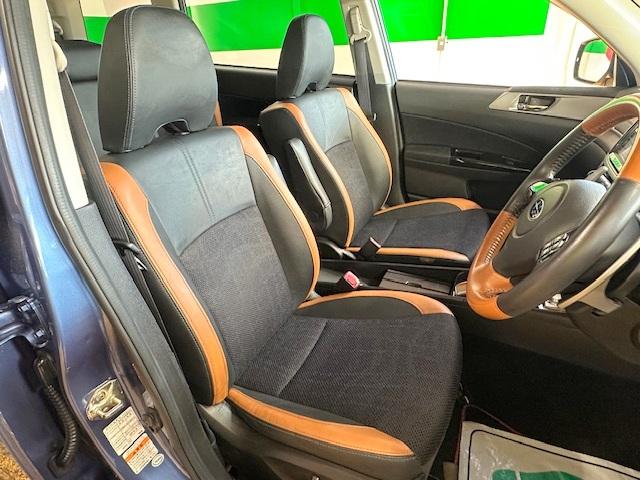 エクシーガクロスオーバー７ Ｘ－ブレイク　修復歴なし　禁煙車　純正ＳＤナビ　アイサイトＶｅｒ２　プッシュスタート　バックカメラ　パドルシフト　ＥＴＣ　半革シート　アルミペダル　アクセスキー　ＳＩ－ＤＲＩＶＥ　シートヒーター　ＨＩＤ　革巻ステア（10枚目）