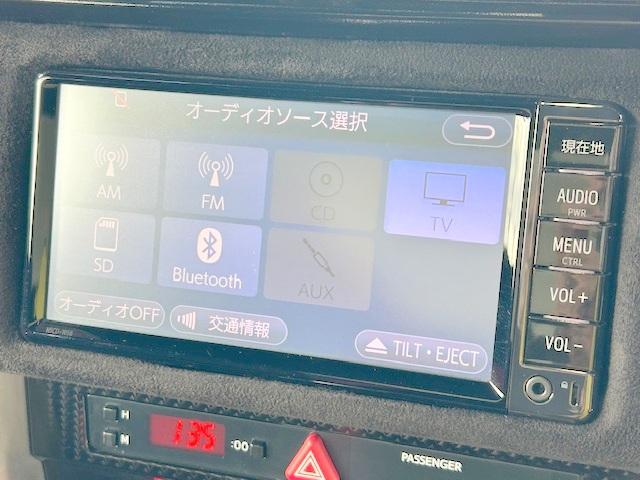 86 GT 修復歴なし 禁煙車 純正SDナビ Bluetooth バックカメラ ETC パドルシフト LEDヘッドライト フォグ プッシュスタート スマートキー MTモード 純正17インチAW オートライト CD(2枚目)