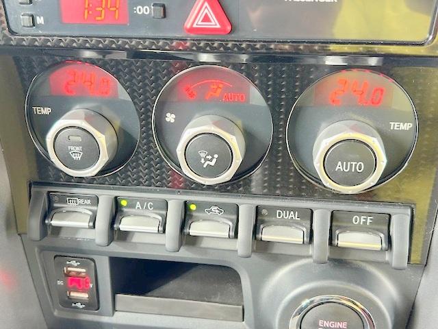 86 GT 修復歴なし 禁煙車 純正SDナビ Bluetooth バックカメラ ETC パドルシフト LEDヘッドライト フォグ プッシュスタート スマートキー MTモード 純正17インチAW オートライト CD(9枚目)