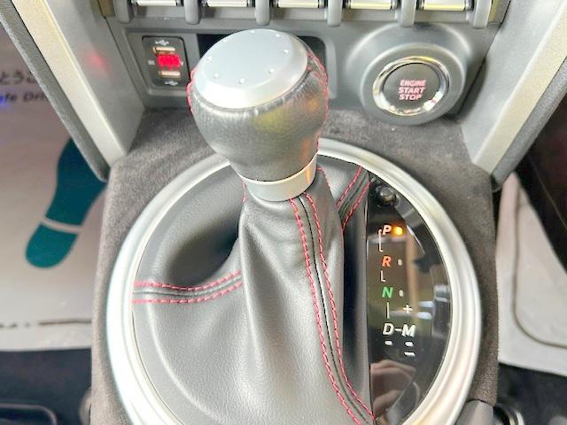 86 GT 修復歴なし 禁煙車 純正SDナビ Bluetooth バックカメラ ETC パドルシフト LEDヘッドライト フォグ プッシュスタート スマートキー MTモード 純正17インチAW オートライト CD(19枚目)