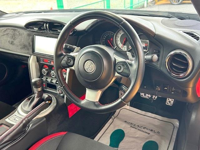 86 GT 修復歴なし 禁煙車 純正SDナビ Bluetooth バックカメラ ETC パドルシフト LEDヘッドライト フォグ プッシュスタート スマートキー MTモード 純正17インチAW オートライト CD(29枚目)
