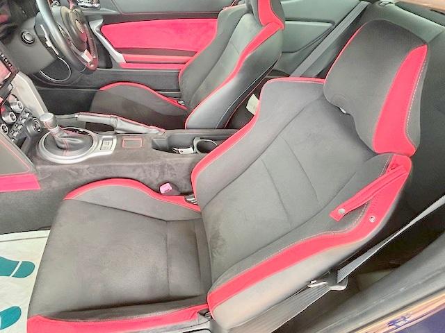 86 GT 修復歴なし 禁煙車 純正SDナビ Bluetooth バックカメラ ETC パドルシフト LEDヘッドライト フォグ プッシュスタート スマートキー MTモード 純正17インチAW オートライト CD(30枚目)