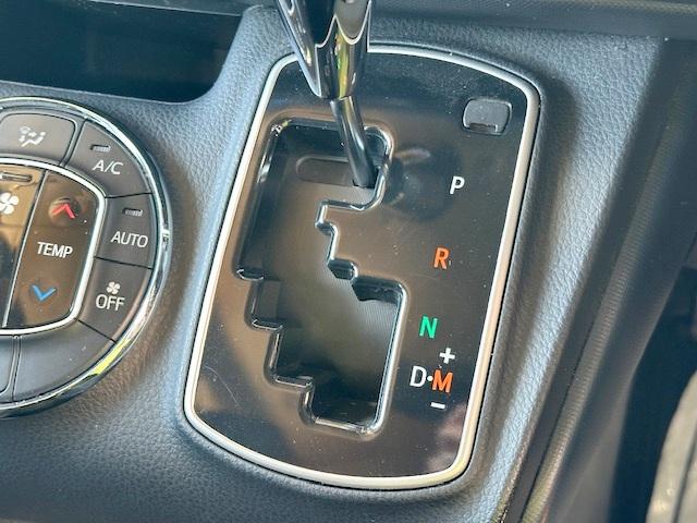 ヴォクシー ZS 煌 修復歴なし 禁煙車 両側パワースライドドア ETC スマートキー オートライト プッシュスタート LEDライト フォグ MTモード付AT 純正フルエアロ 純正16インチアルミホイール ミラーウインカー(20枚目)