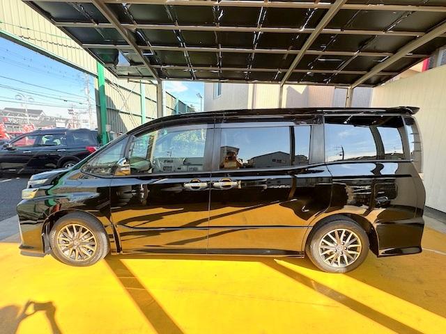 ヴォクシー ZS 煌 修復歴なし 禁煙車 両側パワースライドドア ETC スマートキー オートライト プッシュスタート LEDライト フォグ MTモード付AT 純正フルエアロ 純正16インチアルミホイール ミラーウインカー(22枚目)
