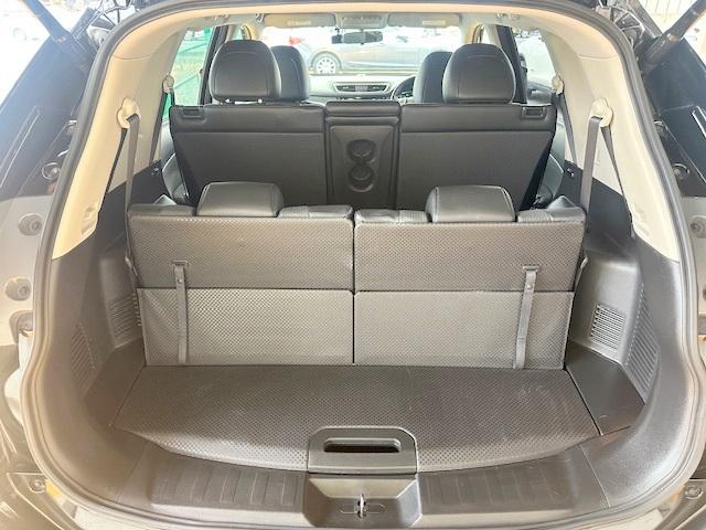 エクストレイル ２０Ｘ　修復歴なし　禁煙車　純正ＳＤナビ　バックカメラ　４ＷＤ　フリップダウンモニタ　Ｂｌｕｅｔｏｏｔｈ　インテリキー　プッシュスタート　シートヒーター　ルーフレール　７人乗り　フルセグＴＶ　ＤＶＤ再生　ＣＤ（27枚目）