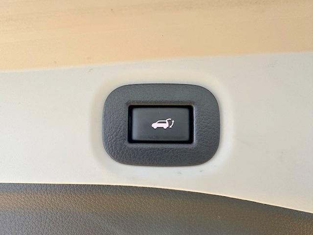 エクストレイル ２０Ｘ　修復歴なし　禁煙車　純正ＳＤナビ　バックカメラ　４ＷＤ　フリップダウンモニタ　Ｂｌｕｅｔｏｏｔｈ　インテリキー　プッシュスタート　シートヒーター　ルーフレール　７人乗り　フルセグＴＶ　ＤＶＤ再生　ＣＤ（32枚目）