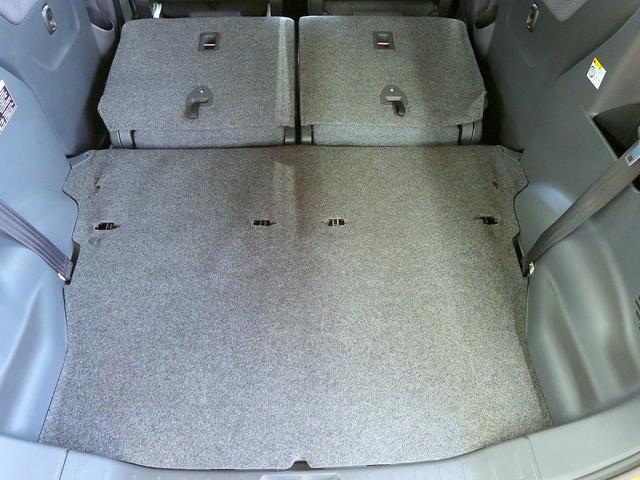 広々としたラゲッジスペース!更にシートアレンジで大きな荷物の収納が出来ます!便利ですよね♪