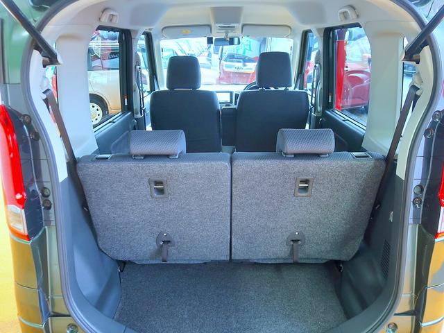 広々としたラゲッジスペース!更にシートアレンジで大きな荷物の収納が出来ます!便利ですよね♪