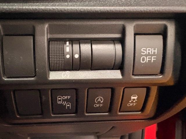 インプレッサスポーツ ２．０ｉ－Ｓアイサイト　修復歴なし　禁煙車　アイサイトＶｅｒ３　純正ＳＤナビ　ブラインドスポットモニター　Ｂｌｕｅｔｏｏｔｈ　衝突軽減ブレーキ　レーンキープ　ＥＴＣ　アダプティブクルコン　パワーシート　パドルシフト　横滑防止（4枚目）