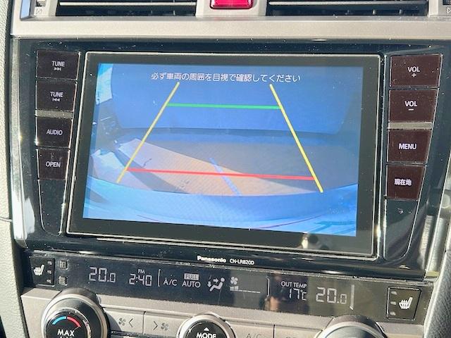 バックカメラがついて後方確認が簡単にできます！苦手としている車庫入れ等も安心して出来ますね！凄く需要の高い装備ですので、最初から付いていれば言う事なしですよね！？