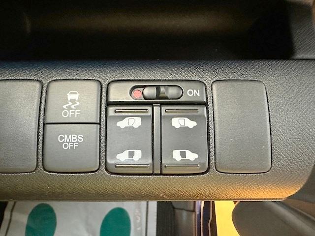 ステップワゴンスパーダ Ｚｉ　修復歴なし　禁煙車　両側パワースライドドア　衝突軽減ブレーキ　純正ＨＤＤナビ　全周囲モニター　ＥＴＣ　スマートキー　アダプティブクルコン　横滑り防止装置　パドルシフト　フルセグＴＶ　ＤＶＤ再生　ＣＤ（2枚目）