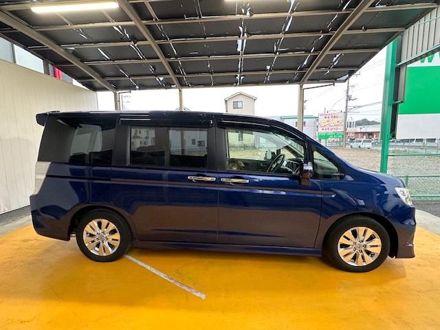 ステップワゴンスパーダ Ｚｉ　修復歴なし　禁煙車　両側パワースライドドア　衝突軽減ブレーキ　純正ＨＤＤナビ　全周囲モニター　ＥＴＣ　スマートキー　アダプティブクルコン　横滑り防止装置　パドルシフト　フルセグＴＶ　ＤＶＤ再生　ＣＤ（15枚目）