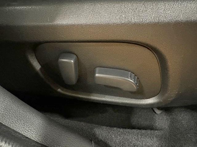 フォレスター ２．０ｉ－Ｌ　アイサイト　修復歴なし　禁煙車　アイサイト　純正ＳＤナビ　アクセスキー　ＨＩＤヘッドライト　パワーシート　シートヒーター　ＥＴＣ　ＳＩ－ＤＲＩＶＥ　ＤＶＤ再生　ＣＤ（4枚目）