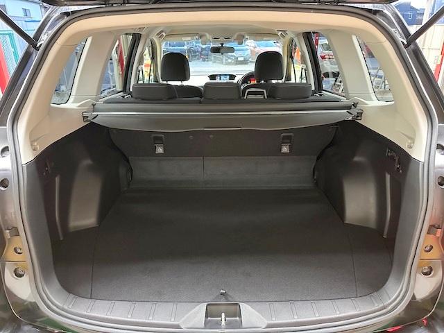 フォレスター ２．０ｉ－Ｌ　アイサイト　修復歴なし　禁煙車　アイサイト　純正ＳＤナビ　アクセスキー　ＨＩＤヘッドライト　パワーシート　シートヒーター　ＥＴＣ　ＳＩ－ＤＲＩＶＥ　ＤＶＤ再生　ＣＤ（13枚目）