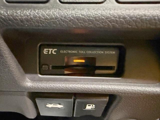 エクストレイル モード・プレミア　オーテック３０ｔｈアニバーサリー　修復歴なし　禁煙車　ワンオーナー　エマージェンシーブレーキ　純正ＳＤナビ　全周囲モニター　レザーシート　クルコン　Ｂｌｕｅｔｏｏｔｈ　シートヒーター　ＬＥＤライト　フォグ　ＥＴＣ　純正１８インチＡＷ（4枚目）