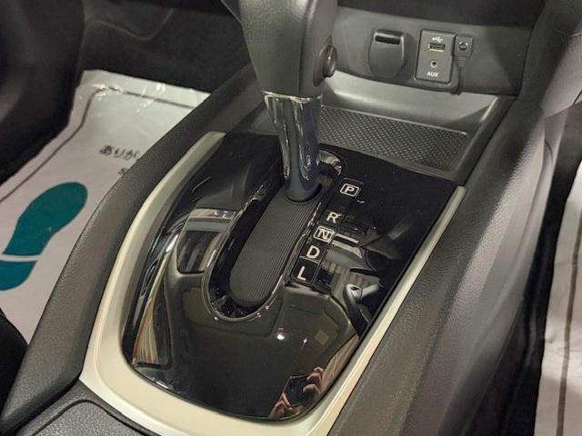 エクストレイル モード・プレミア　オーテック３０ｔｈアニバーサリー　修復歴なし　禁煙車　ワンオーナー　エマージェンシーブレーキ　純正ＳＤナビ　全周囲モニター　レザーシート　クルコン　Ｂｌｕｅｔｏｏｔｈ　シートヒーター　ＬＥＤライト　フォグ　ＥＴＣ　純正１８インチＡＷ（6枚目）