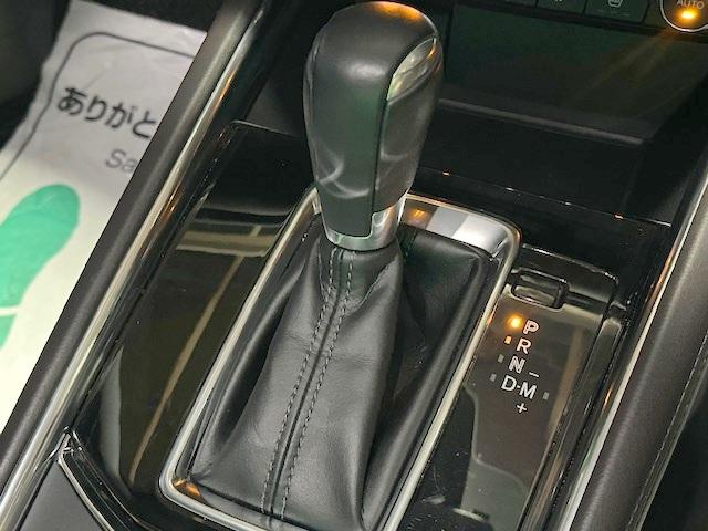 CX-5 XD エクスクルーシブモード 禁煙車 マツダコネクトナビ BOSEスピーカー 黒レザーシート 全席シートヒート コーナーセンサー 全周囲カメラ 電動リアゲート 電動サイドブレーキ プッシュスタート MT付AT(16枚目)