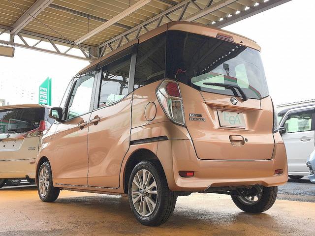 デイズルークス Ｘ　修復歴なし　純正ＳＤナビ　ＤＶＤ／Ｂｌｕｅｔｏｏｔｈ再生　フルセグＴＶ　ステアＳＷ　アラウンドビューモニタ　インテリキー　衝突軽減ブレーキ　自動ドア　純正ドラレコ　ｉ－ｓｔｏｐ　純正１４ＡＷ（8枚目）