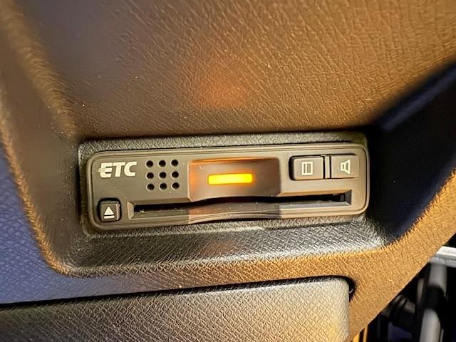 ステップワゴンスパーダ Z クールスピリット 修復歴なし 禁煙車 純正メモリナビ バックカメラ 両側自動ドア スマートキー Bluetooth 7人乗り オートクルーズコントロール ETC HIDヘッドライト フォグランプ DVD再生 CD(7枚目)