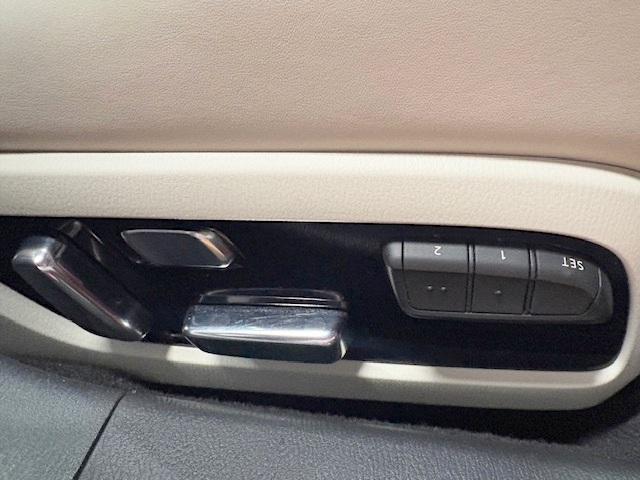 アテンザセダン 25S Lパッケージ 修復歴なし 禁煙車 衝突軽減ブレーキ ホワイトレザーシート 全周囲モニター マツダコネクトナビ BOSEサウンド Bluetooth ETC ベンチレーション シートヒーター パワーシート フルセグ(4枚目)