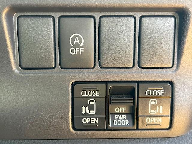 ヴォクシー ＺＳ　煌　修復歴なし　禁煙車　両側パワースライドドア　純正ＳＤナビ　フリップダウンモニター　Ｂｌｕｅｔｏｏｔｈ　ＥＴＣ　プッシュスタート　スマートキー　デュアルエアコン　横滑り防止装置　フルセグＴＶ　ＤＶＤ再生（2枚目）