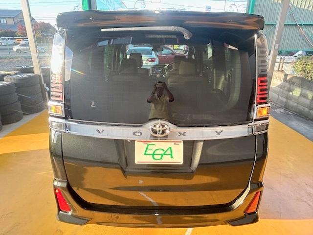 ヴォクシー ＺＳ　煌　修復歴なし　禁煙車　トヨタセーフティセンス　後席モニター　両側自動ドア　バックカメラ　純正ＳＤナビ　Ｂｌｕｅｔｏｏｔｈ　クルコン　プッシュスタート　スマートキー　オートハイビーム　ＥＴＣ　ＬＥＤライト（17枚目）