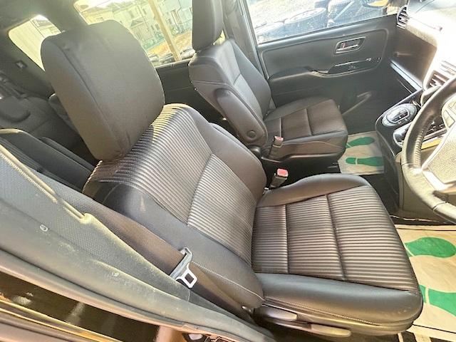 ヴォクシー ＺＳ　煌　修復歴なし　禁煙車　トヨタセーフティセンス　後席モニター　両側自動ドア　バックカメラ　純正ＳＤナビ　Ｂｌｕｅｔｏｏｔｈ　クルコン　プッシュスタート　スマートキー　オートハイビーム　ＥＴＣ　ＬＥＤライト（33枚目）