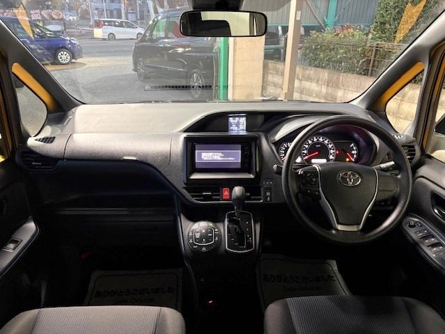 ノア X ディライトプラス 修復歴なし 禁煙 純正SDナビ 衝突軽減ブレーキ 両側自動ドア バックカメラ 車線逸脱警報 ブルートゥース ETC プッシュスタート スマートキー フリップダウンモニタ オートハイビーム LEDライト(12枚目)