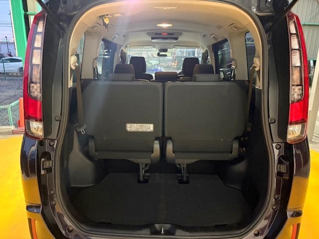 ノア X ディライトプラス 修復歴なし 禁煙 純正SDナビ 衝突軽減ブレーキ 両側自動ドア バックカメラ 車線逸脱警報 ブルートゥース ETC プッシュスタート スマートキー フリップダウンモニタ オートハイビーム LEDライト(15枚目)