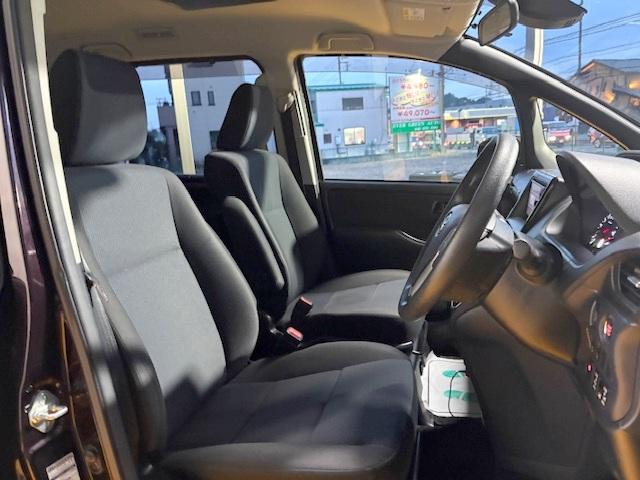 ノア X ディライトプラス 修復歴なし 禁煙 純正SDナビ 衝突軽減ブレーキ 両側自動ドア バックカメラ 車線逸脱警報 ブルートゥース ETC プッシュスタート スマートキー フリップダウンモニタ オートハイビーム LEDライト(23枚目)