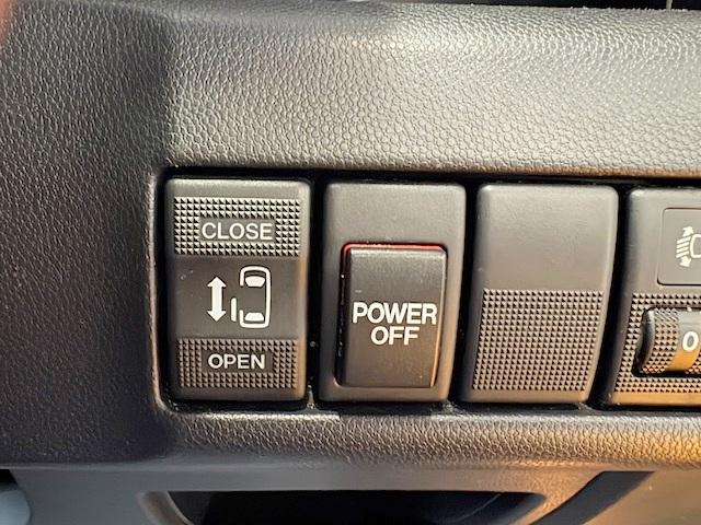 プレマシー 20C-スカイアクティブ 修復歴なし 禁煙車 純正メモリナビ Bluetooth バックカメラ オートスライドドア ETC 横滑り防止装置 キーレスエントリーキー フルセグTV DVD再生 CD アイドリングストップ(5枚目)