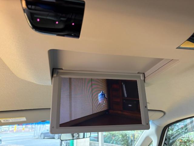 セレナ ２０Ｇ　Ｓ－ハイブリッド　修復歴なし　純正ＳＤナビ　衝突軽減ブレーキ　両側自動ドア　全周囲モニタ　フリップダウンモニタ　ＥＴＣ　インテリキー　車線逸脱警報　コーナーセンサー　クルコン　半革　フォグ　革巻ステア　プッシュスタート（6枚目）