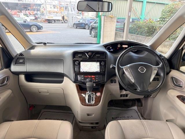 セレナ ２０Ｇ　Ｓ－ハイブリッド　修復歴なし　純正ＳＤナビ　衝突軽減ブレーキ　両側自動ドア　全周囲モニタ　フリップダウンモニタ　ＥＴＣ　インテリキー　車線逸脱警報　コーナーセンサー　クルコン　半革　フォグ　革巻ステア　プッシュスタート（13枚目）