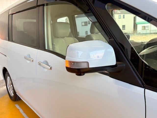 セレナ ２０Ｇ　Ｓ－ハイブリッド　修復歴なし　純正ＳＤナビ　衝突軽減ブレーキ　両側自動ドア　全周囲モニタ　フリップダウンモニタ　ＥＴＣ　インテリキー　車線逸脱警報　コーナーセンサー　クルコン　半革　フォグ　革巻ステア　プッシュスタート（20枚目）