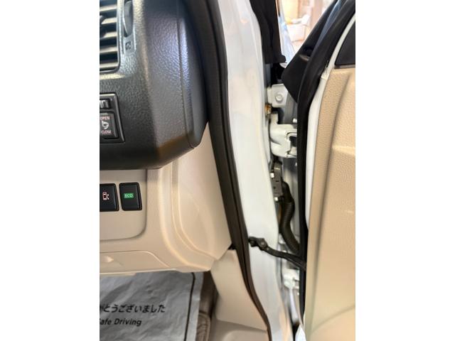 セレナ ２０Ｇ　Ｓ－ハイブリッド　修復歴なし　純正ＳＤナビ　衝突軽減ブレーキ　両側自動ドア　全周囲モニタ　フリップダウンモニタ　ＥＴＣ　インテリキー　車線逸脱警報　コーナーセンサー　クルコン　半革　フォグ　革巻ステア　プッシュスタート（22枚目）