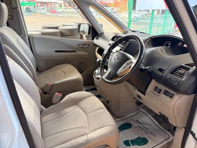 セレナ ２０Ｇ　Ｓ－ハイブリッド　修復歴なし　純正ＳＤナビ　衝突軽減ブレーキ　両側自動ドア　全周囲モニタ　フリップダウンモニタ　ＥＴＣ　インテリキー　車線逸脱警報　コーナーセンサー　クルコン　半革　フォグ　革巻ステア　プッシュスタート（26枚目）