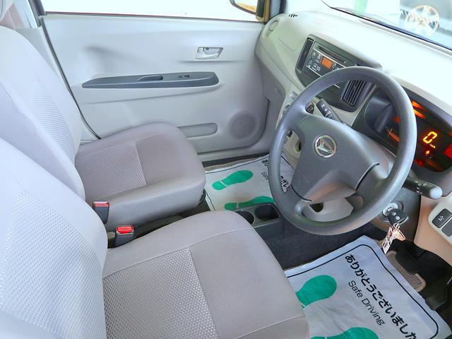 内装状態も特に大きく目立つ汚れや傷も無くキレイです！気になるニオイもありませんので内装にこだわる方にはおススメの１台です！