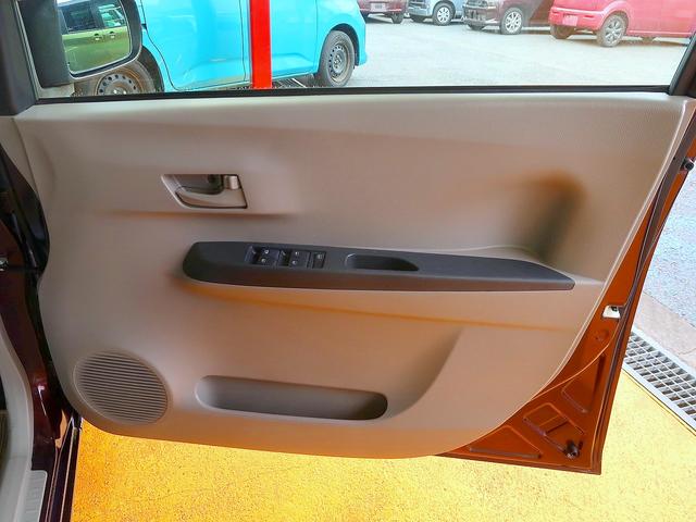 運転席側ドアの内張りです！