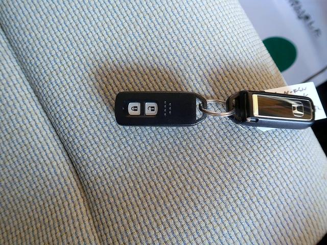 N-WGN L・ターボホンダセンシング 修復歴なし 禁煙車 純正SDナビ CD/USB/Bluetooth再生 ステアSW バックカメラ 衝突軽減ブレーキ スマートキー ビルトインETC クルコン パドルシフト LED フォグ 電子PB(3枚目)