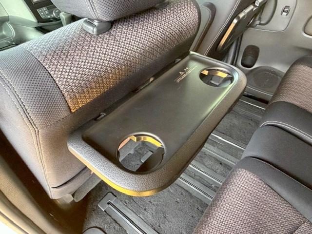 セレナ ハイウェイスターＳ－ＨＶアドバンスドセーフティパック　修復歴なし　禁煙車　ワンオーナー　エマージェンシーブレーキ　全周囲モニター　両側パワースライドドア　純正ＳＤナビ　ブルートゥース　フリップダウンモニター　ＥＴＣ　Ｗエアコン　フルセグ　ＤＶＤ再生　ＣＤ（12枚目）