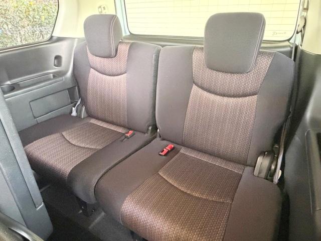 セレナ ハイウェイスターＳ－ＨＶアドバンスドセーフティパック　修復歴なし　禁煙車　ワンオーナー　エマージェンシーブレーキ　全周囲モニター　両側パワースライドドア　純正ＳＤナビ　ブルートゥース　フリップダウンモニター　ＥＴＣ　Ｗエアコン　フルセグ　ＤＶＤ再生　ＣＤ（13枚目）