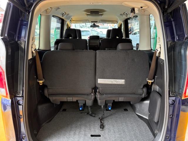 セレナ Ｘ　ＶセレクションＩＩ　修復歴なし　禁煙車　純正ＳＤナビ　両側パワースライドドア　バックカメラ　フリップダウンモニター　Ｂｌｕｅｔｏｏｔｈ　純正ドライブレコーダー　フルセグＴＶ　ＤＶＤ再生　ＣＤ（13枚目）