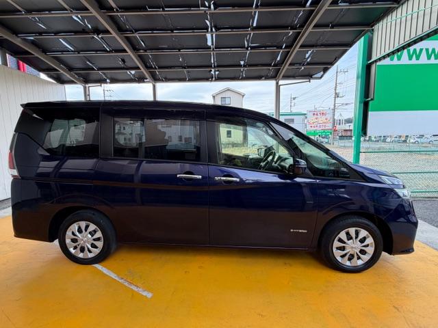 セレナ Ｘ　ＶセレクションＩＩ　修復歴なし　禁煙車　純正ＳＤナビ　両側パワースライドドア　バックカメラ　フリップダウンモニター　Ｂｌｕｅｔｏｏｔｈ　純正ドライブレコーダー　フルセグＴＶ　ＤＶＤ再生　ＣＤ（17枚目）