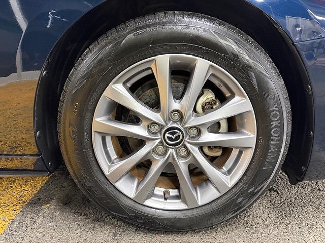 ＭＡＺＤＡ３ファストバック １５Ｓ　修復歴なし　ワンオーナー　禁煙車　６速ＭＴ　衝突軽減ブレーキ　バックカメラ　純正ＳＤナビ　Ｂｌｕｅｔｏｏｔｈ　ＥＴＣ　ブラインドスポットモニタ　コーナーセンサー　車線逸脱警報　アドバンストキー　ＥＴＣ（17枚目）