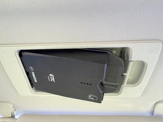 ＣＸ－５ ＸＤ　Ｌパッケージ　修復歴なし　禁煙車　マツダコネクトナビ　衝突軽減ブレーキ　ブラックレザーシート　バックカメラ　サイドカメラ　レーンキープ　コーナーセンサー　パワーシート　電動リアゲート　ＥＴＣ　Ｂｌｕｅｔｏｏｔｈ（8枚目）