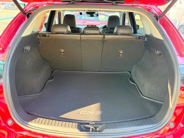 ＣＸ－５ ＸＤ　Ｌパッケージ　修復歴なし　禁煙車　マツダコネクトナビ　衝突軽減ブレーキ　ブラックレザーシート　バックカメラ　サイドカメラ　レーンキープ　コーナーセンサー　パワーシート　電動リアゲート　ＥＴＣ　Ｂｌｕｅｔｏｏｔｈ（13枚目）
