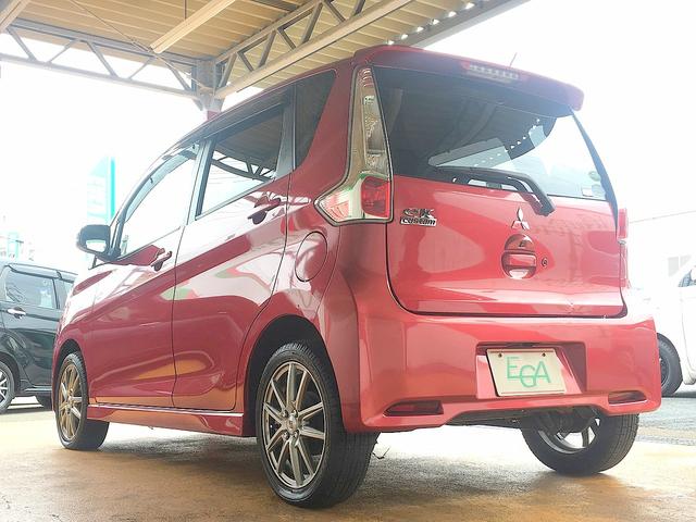 ｅＫカスタム Ｔ　修復歴なし　１オーナ　禁煙車　純正ＳＤナビ　ＣＤ／ＡＵＸ／ＵＳＢ再生　フルセグＴＶ　バックカメラ　ＥＴＣ　スマートキー　オートエアコン　ＨＩＤ　フォグ　純正フルエアロ＆社外１５ＡＷ（8枚目）